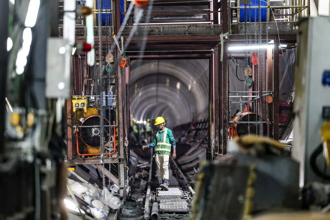 工程早前受冠病疫情耽搁，预计2026年才完工。截至今年8月，第二阶段已完成50公里的挖掘工作。（关俊威摄）