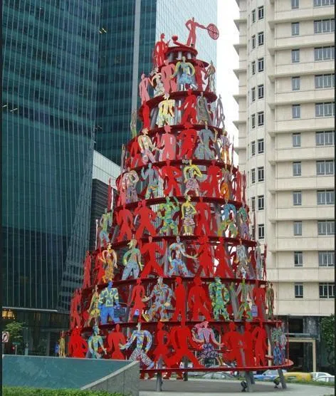 大卫·歌诗坦最高作品，也是新加坡最高公共雕塑《动力》（高达18.5米）。（取自大卫·歌诗坦网站）