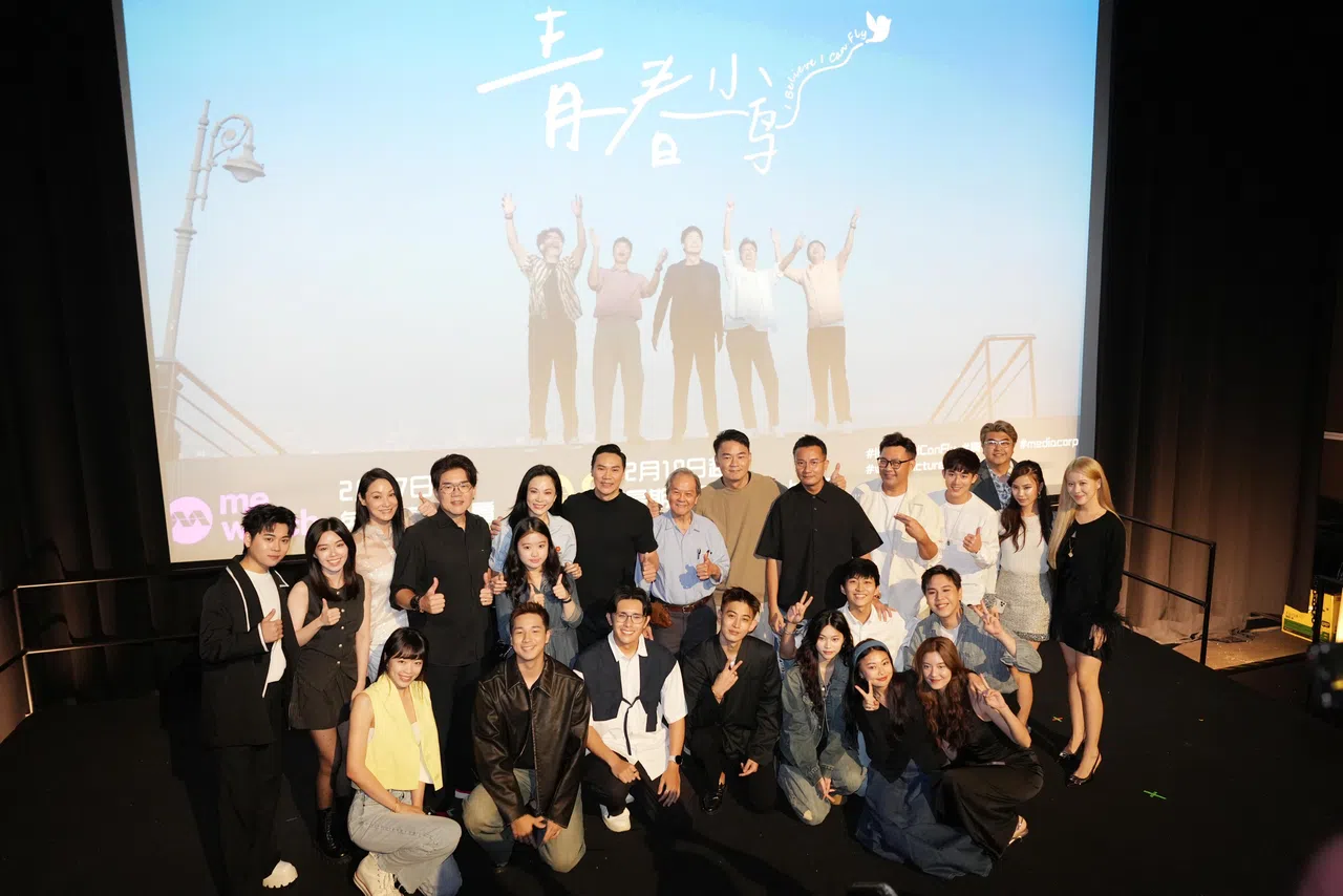 《青春小鸟》2月13日举办首映会，演员都到场。（何家俊摄）