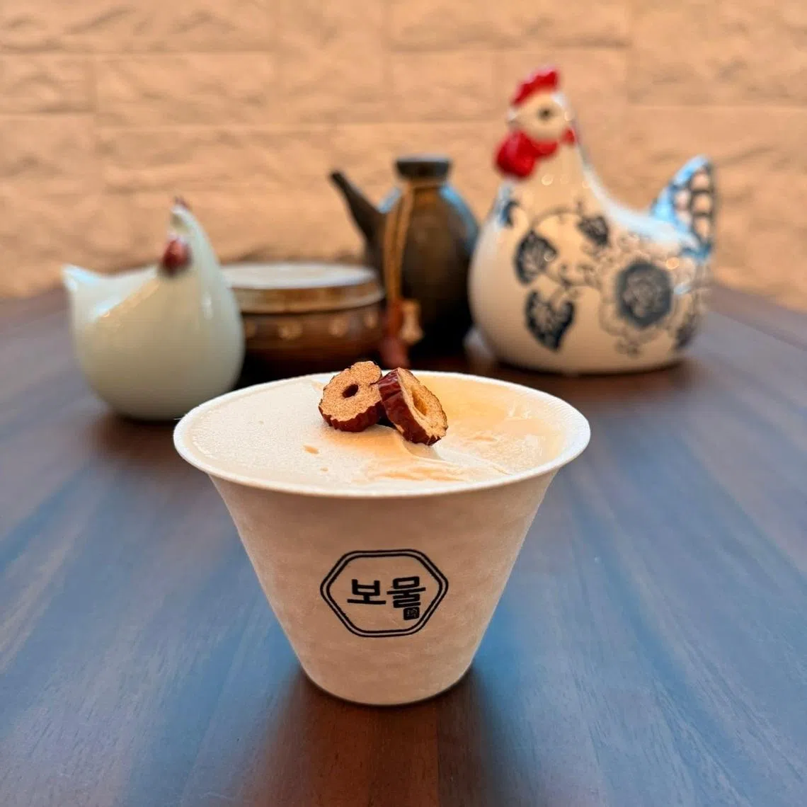 韩国料理餐馆Bomul Samgeytang增设意大利雪糕吧，人参雪糕是其中一款口味。（餐馆提供）