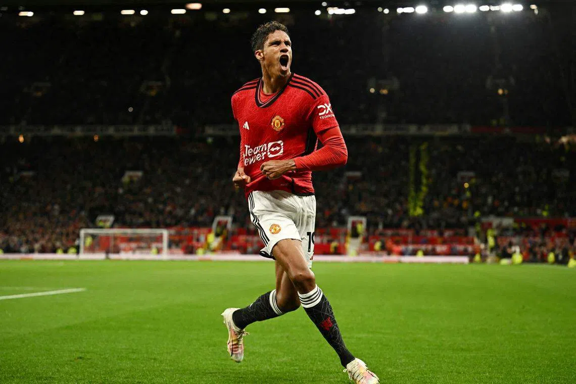 瓦拉内的进球为曼联在首场英超联赛取得险胜。（路透社）