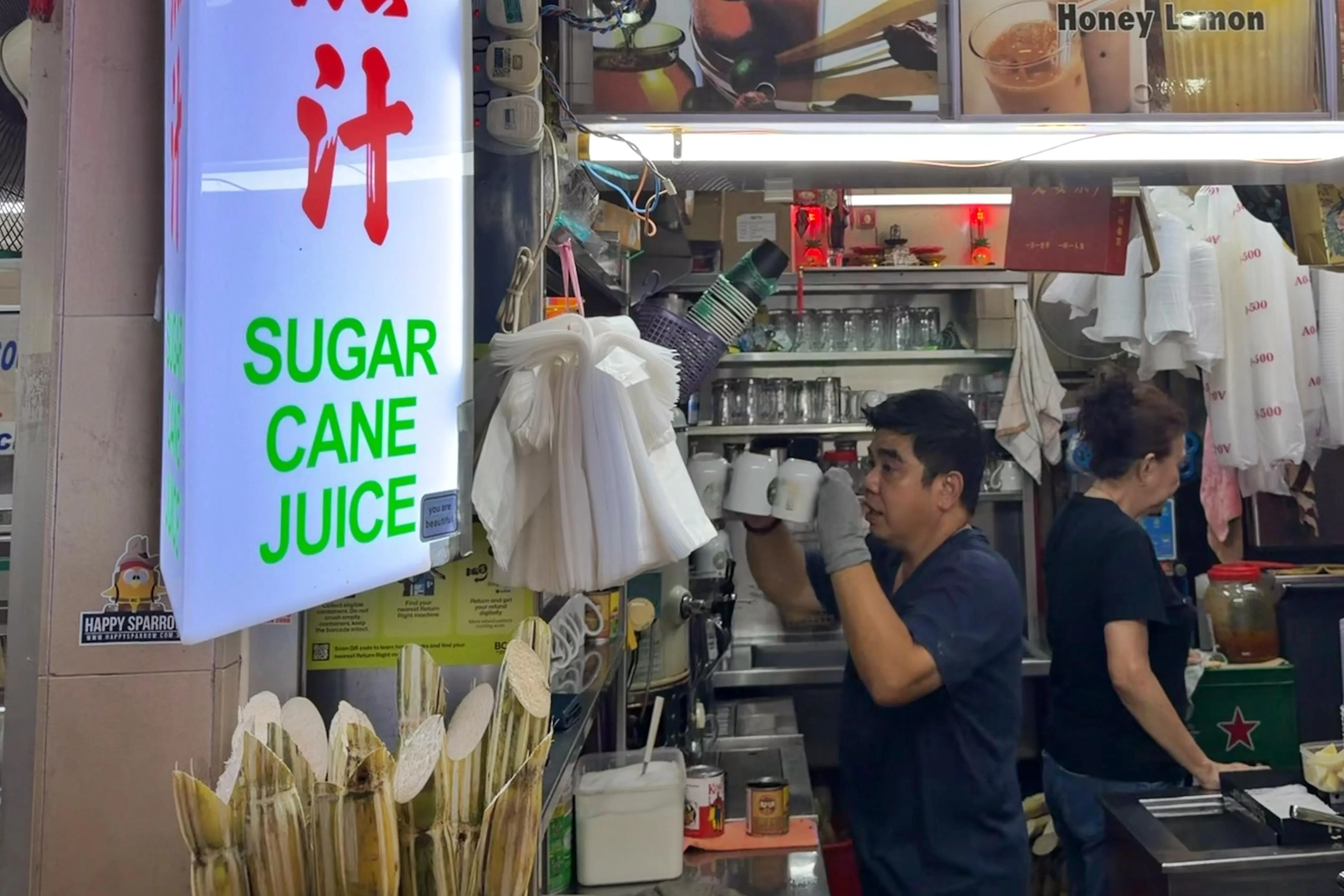 郑镜宝说：“事情已经发生了，也无法改变。虽然会后悔，但生活还是要继续。”（黄宇璇摄）