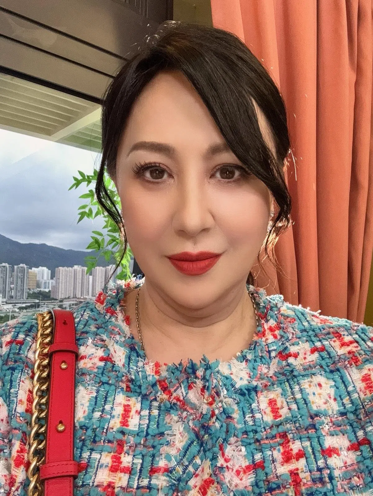 58岁的香港资深女演员江欣燕以模仿搞笑知名。（取自江欣燕脸书）