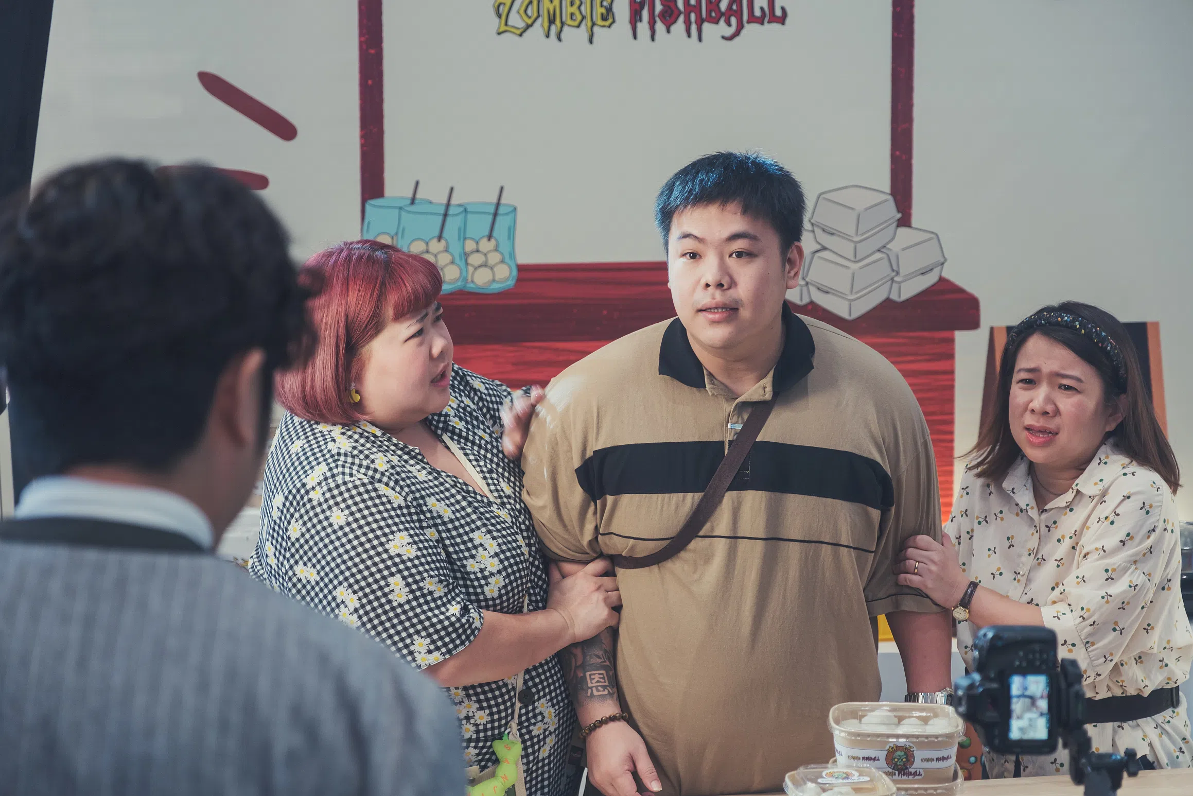 Sai（背对镜头）、林茜茜（左起）、马一朵和黄湘淋都是网红，这是他们第一次担任电影主角。（嘉华院线提供）