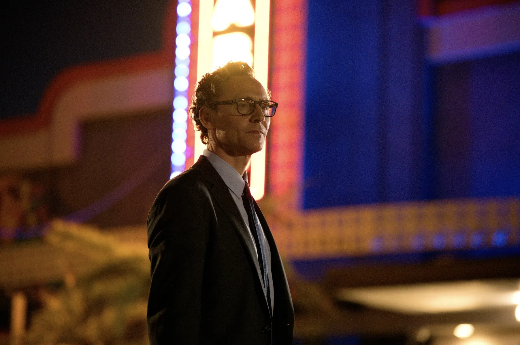 Tom Hiddleston饰演《查克的一生》的灵魂人物“查克”。（邵氏机构提供）