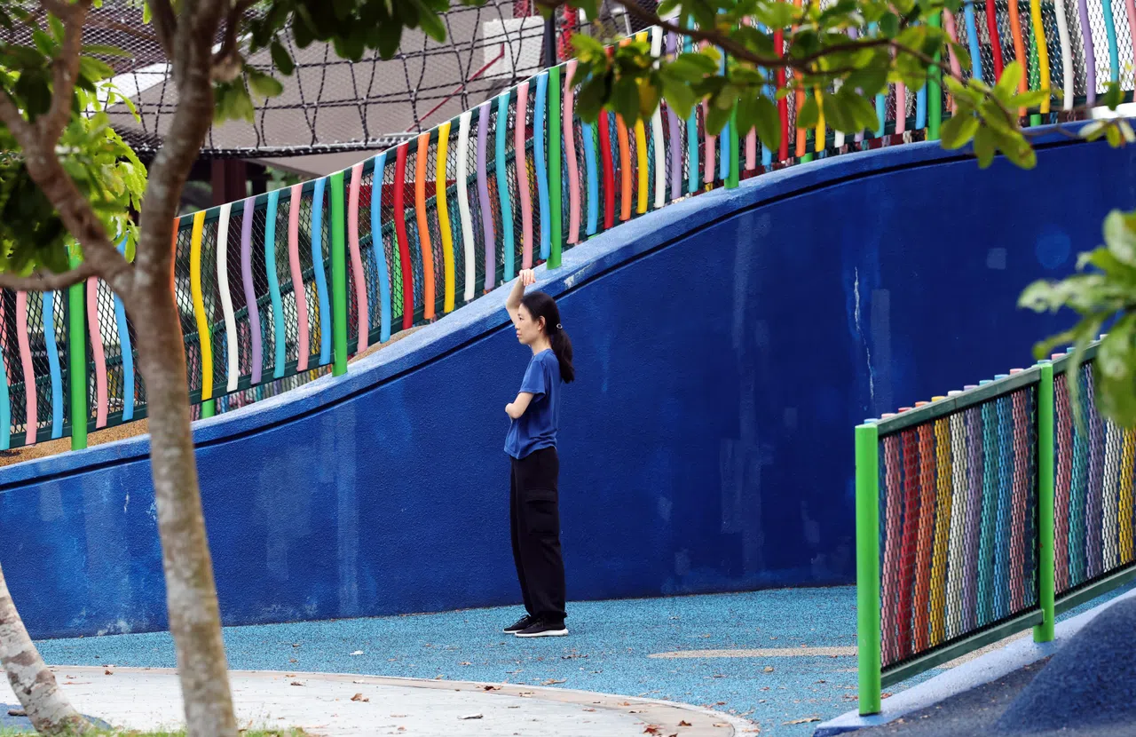 相机的色彩平衡表现好，即便是随意的街头摄影也显得生动鲜明。（谢智扬摄）