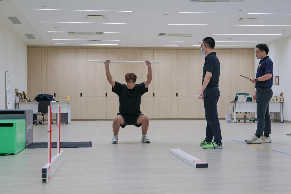 入伍青年对健康分级更新喜忧参半 家长关注评估与安全