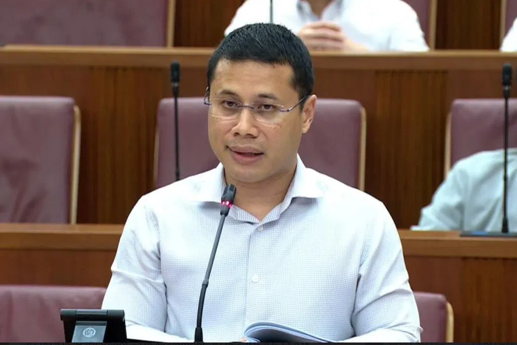 主管社会服务整合事务的教育部长李智陞说，增加人手，让儿童保护人员的平均工作量，从每人处理40起案例，减至目前的35起。（gov.sg视频截图）