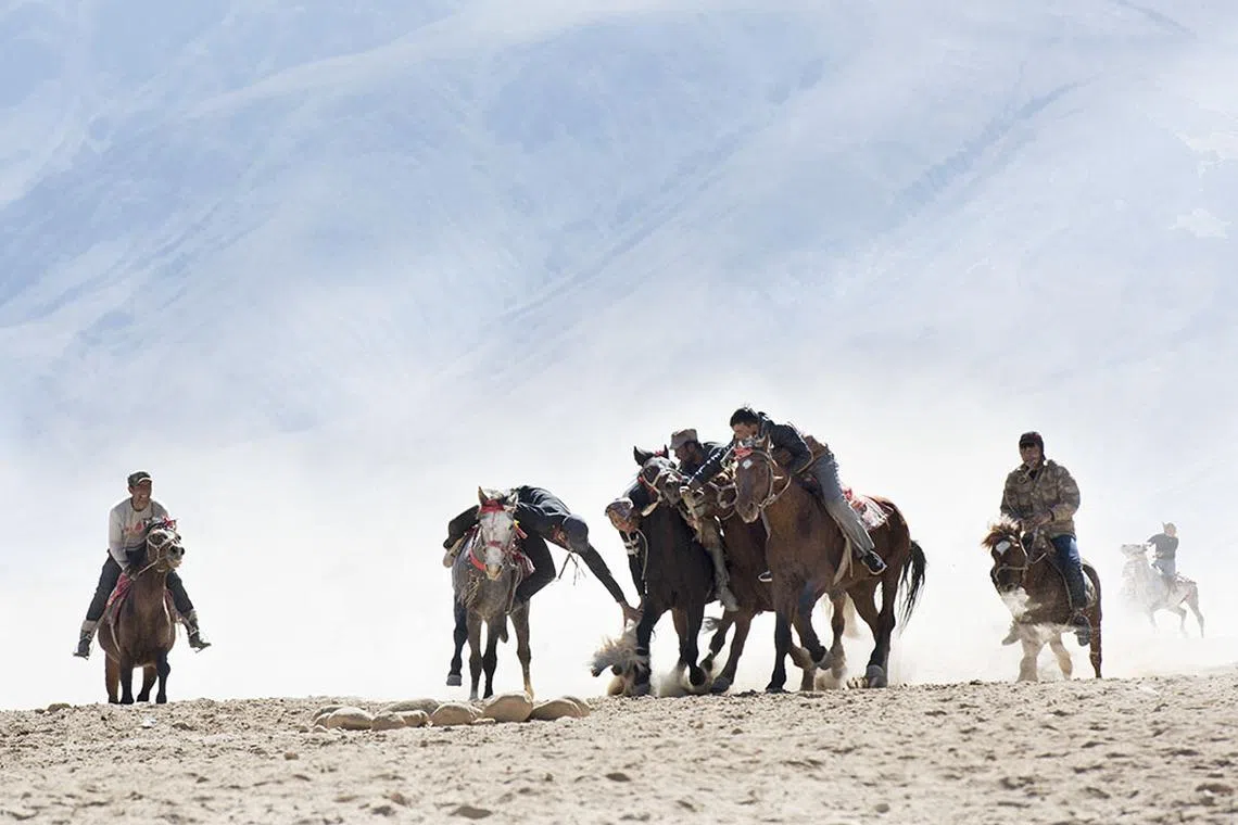 9.为了摆脱对手，只差一步就取得胜利。（叶文基摄）