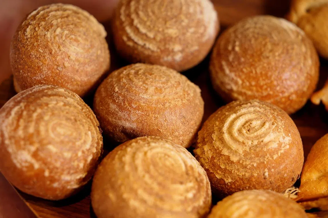 马铃薯面包Chapalele用酸面团发酵38小时，然后拌入南美马铃薯泥。（龙国雄摄）