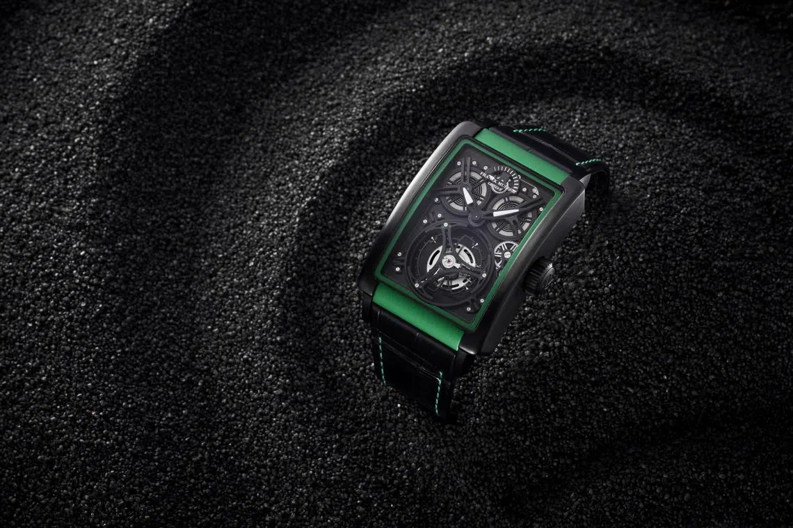 Long Island Evolution Giga Tourbillon的巨型陀飞轮框架，占据整个机芯一半以上的体积。（法穆兰提供）