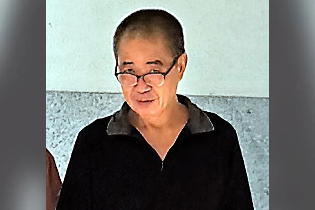 阿叔逼70岁友人还钱 拿刀恐吓还按压在地