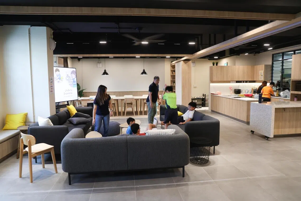 生活技能培训室打造成住家单位，让学生学习打理家务，加强独立生活的能力。（关俊威摄）