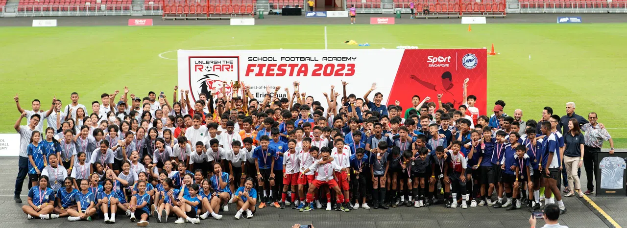 2023年1月在国家体育场举行的校园足球学院嘉年华。狮展雄心计划在着力发展校园足球，但未来须要提供更多机会才能让孩子们坚持足球道路。（狮展雄心提供）