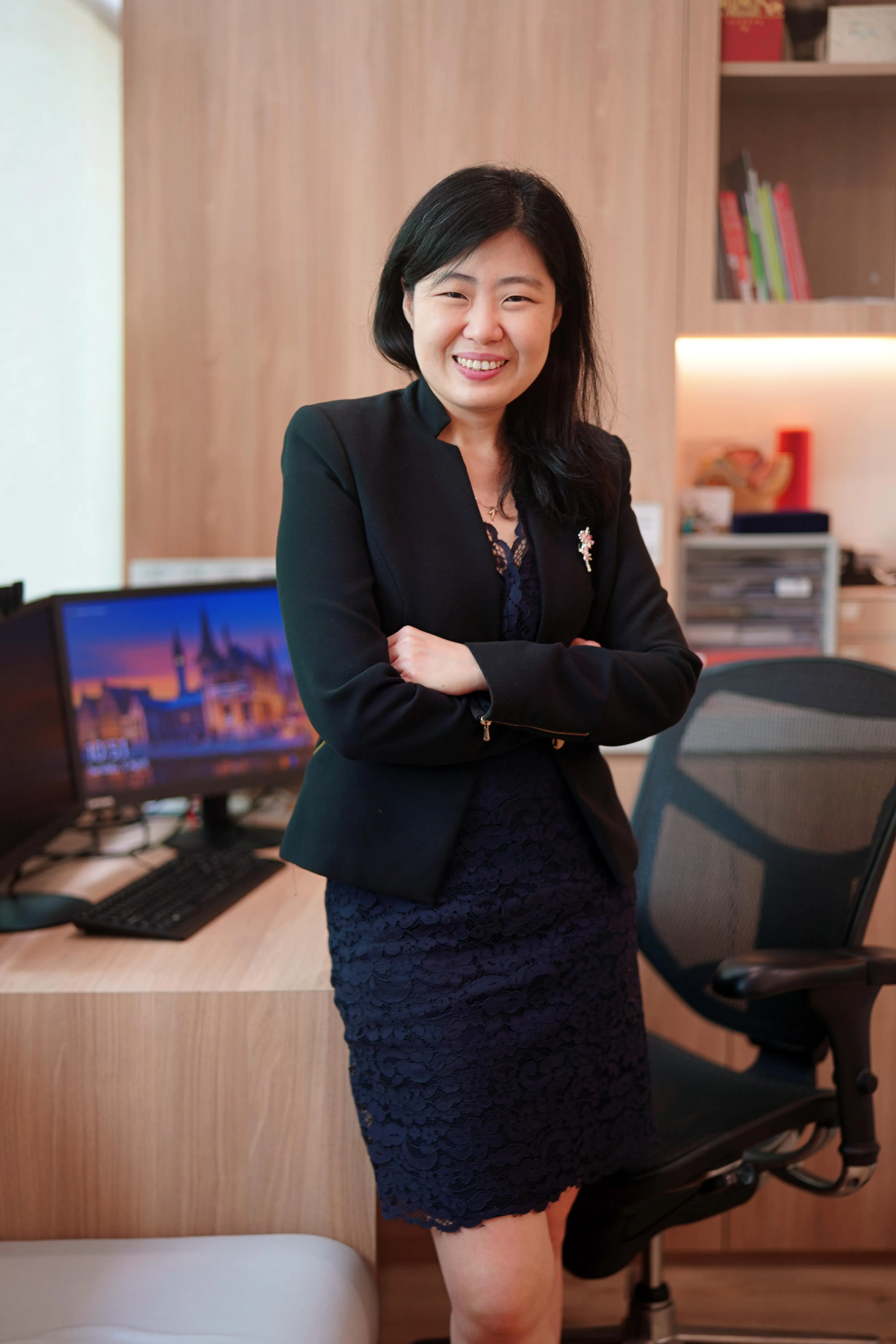 Urohealth诊所泌尿科顾问医生郭丽全说，新加坡炎热潮湿，每天应该喝至少两公升的水。（受访者提供）