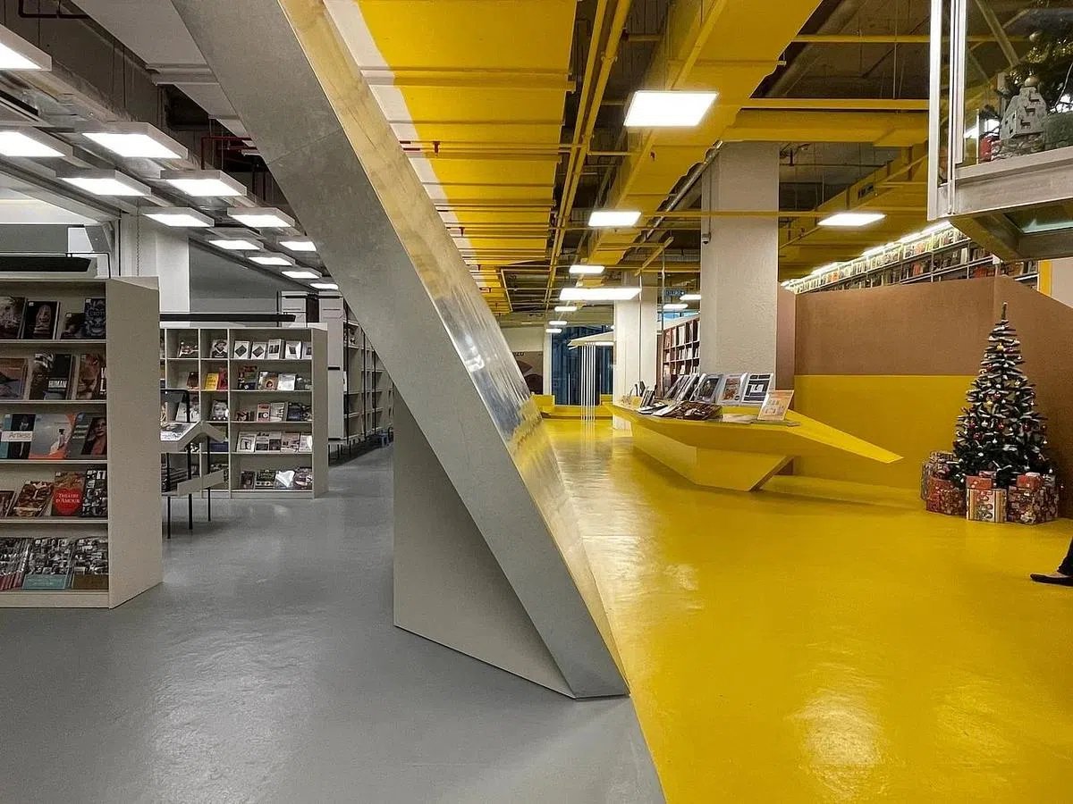 BookXcess店面设计精美，在全马有18家书店，BookXcess也已进军狮城。（林方伟摄）