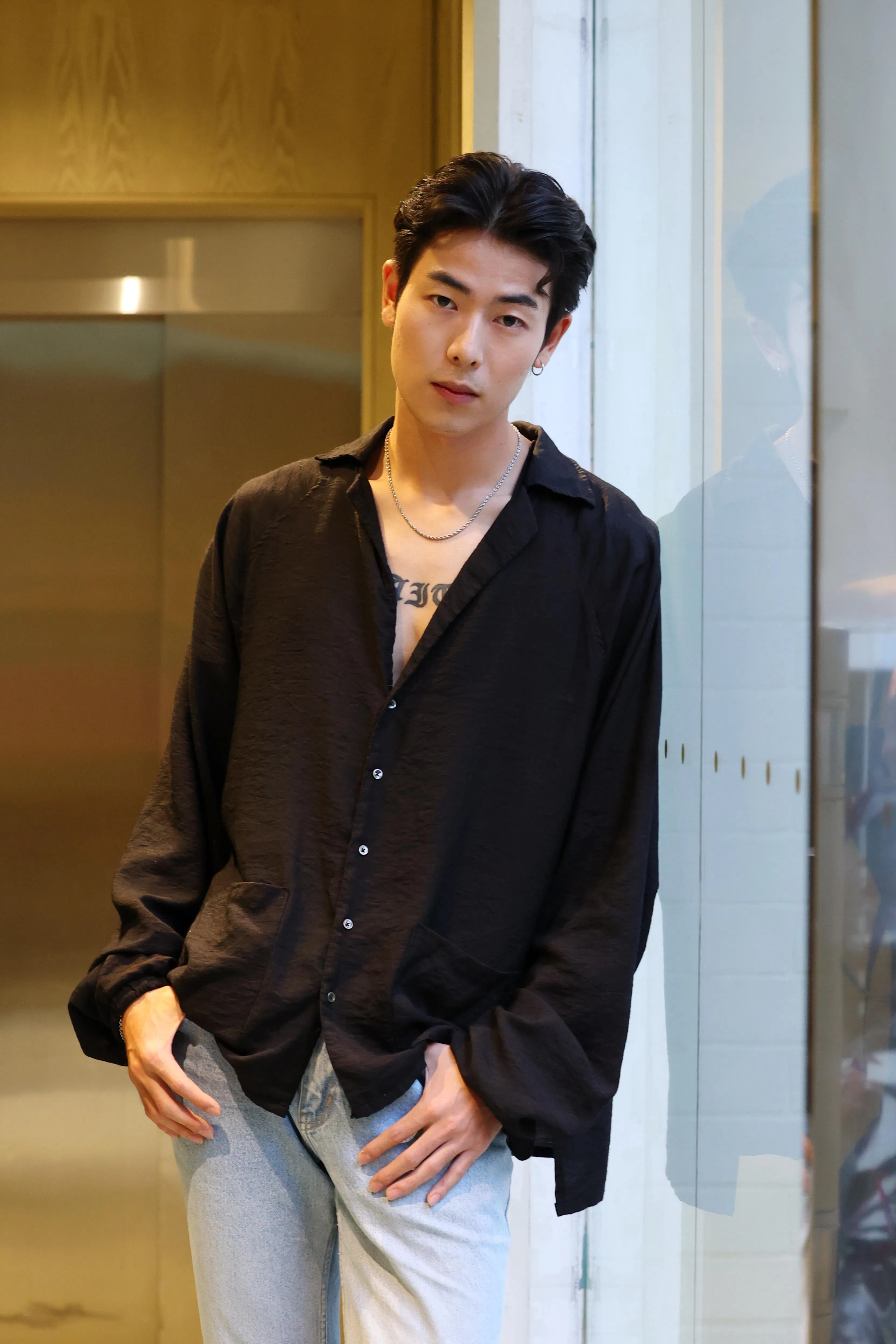 文豪因参与泰北睡美人洞拯救行动的采访视频走红。（林明顺摄）