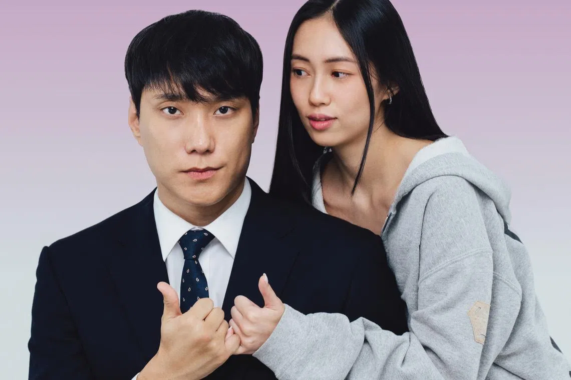 朴民奎（左）和李雯在剧中有一段契约婚姻。（中文在线提供）