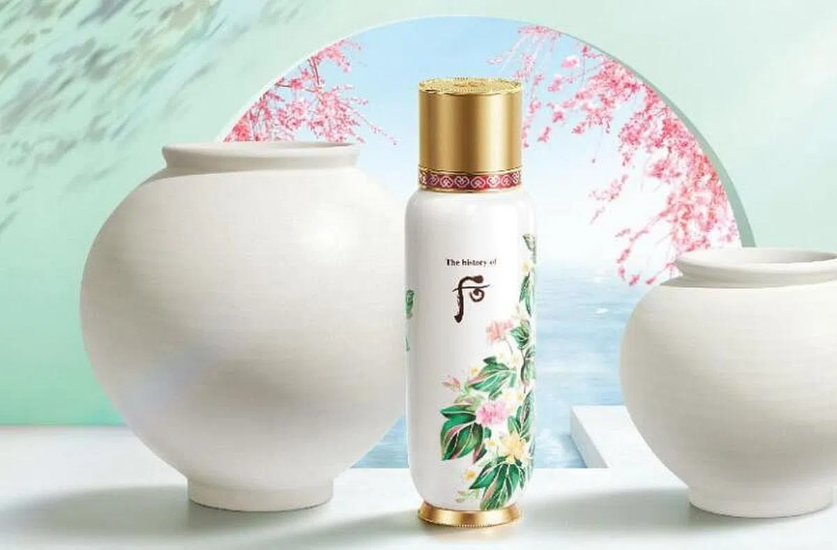 History of Whoo肌底精华限量款，精美白瓷瓶身设计。（取自品牌官网）