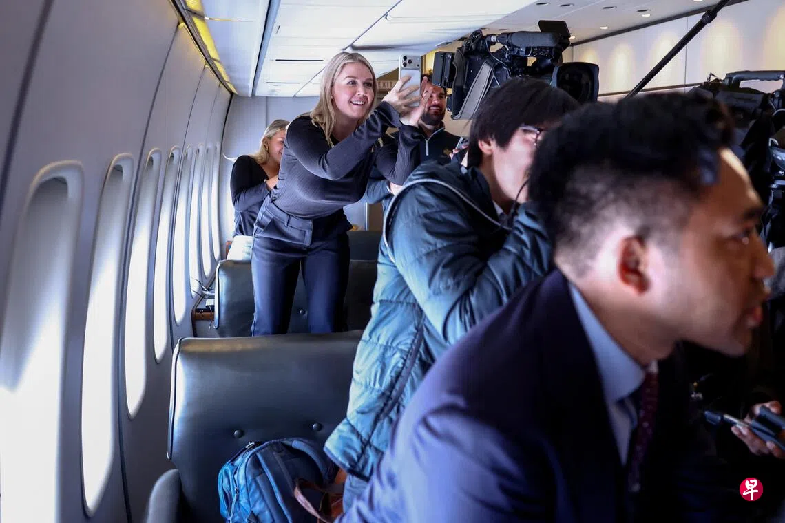 APEC花絮】28岁白宫新闻秘书逛韩妆店晒“战利品” | 联合早报