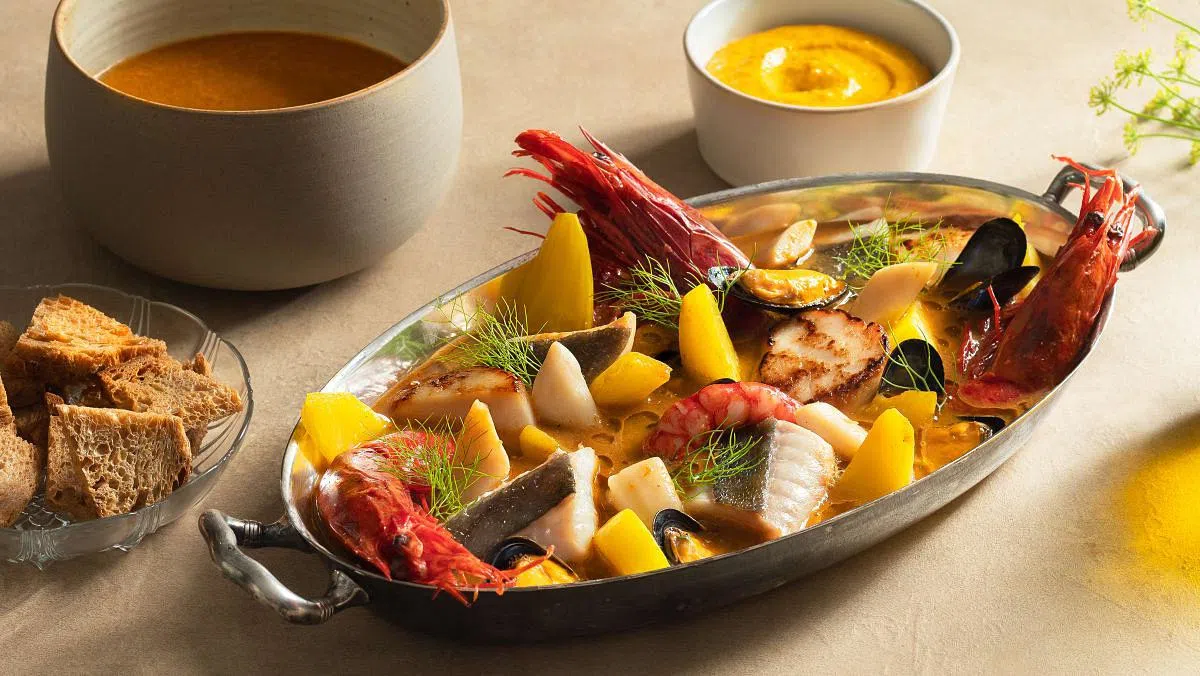 Claudine招牌马赛鱼汤Bouillabaisse是名厨罗耶母亲食谱的升华版本。