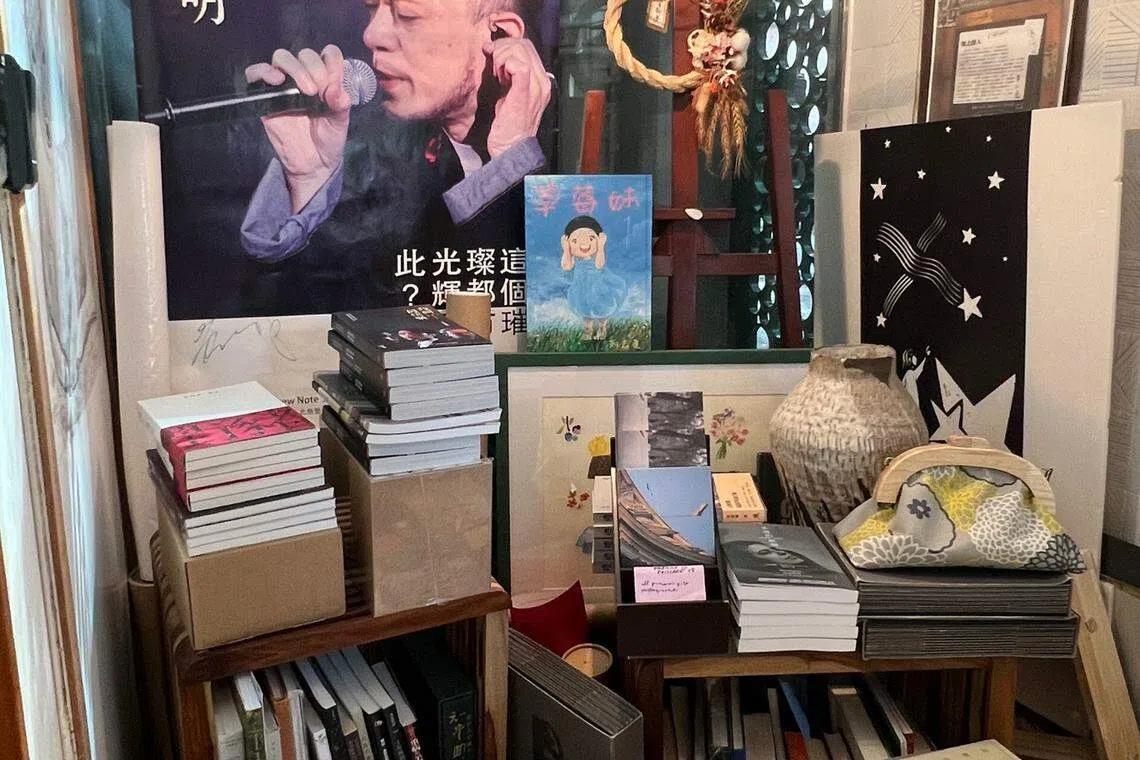 在不同店长的主持下，书店有了不同的气息和声音。