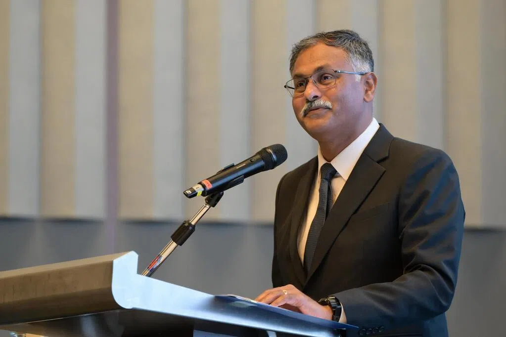 律政部兼交通部高级政务部长穆仁理于3月27日至30日到奥地利进行正式访问。