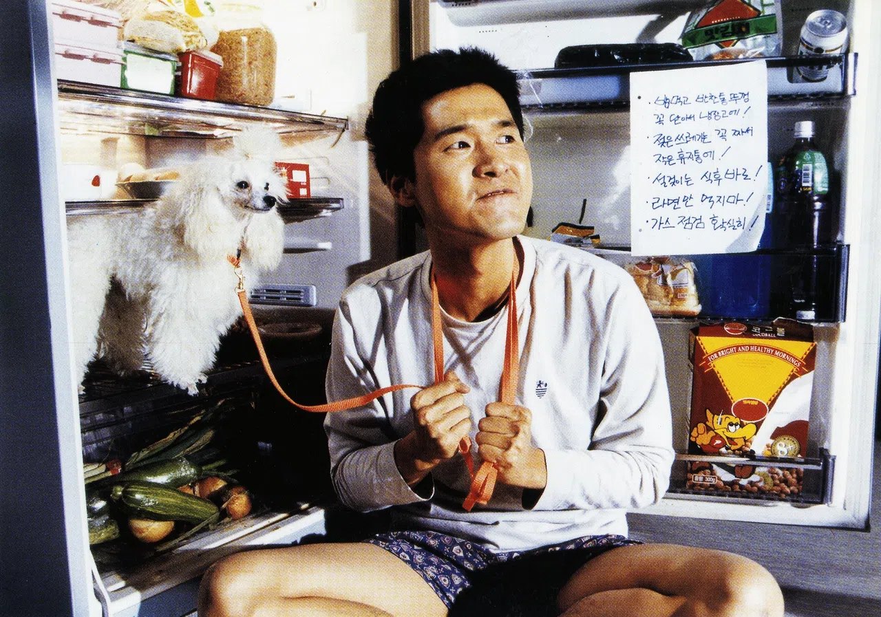 韩国鬼才导演奉俊昊的首部剧情长片《绑架门口狗》剧照。（主办方提供）