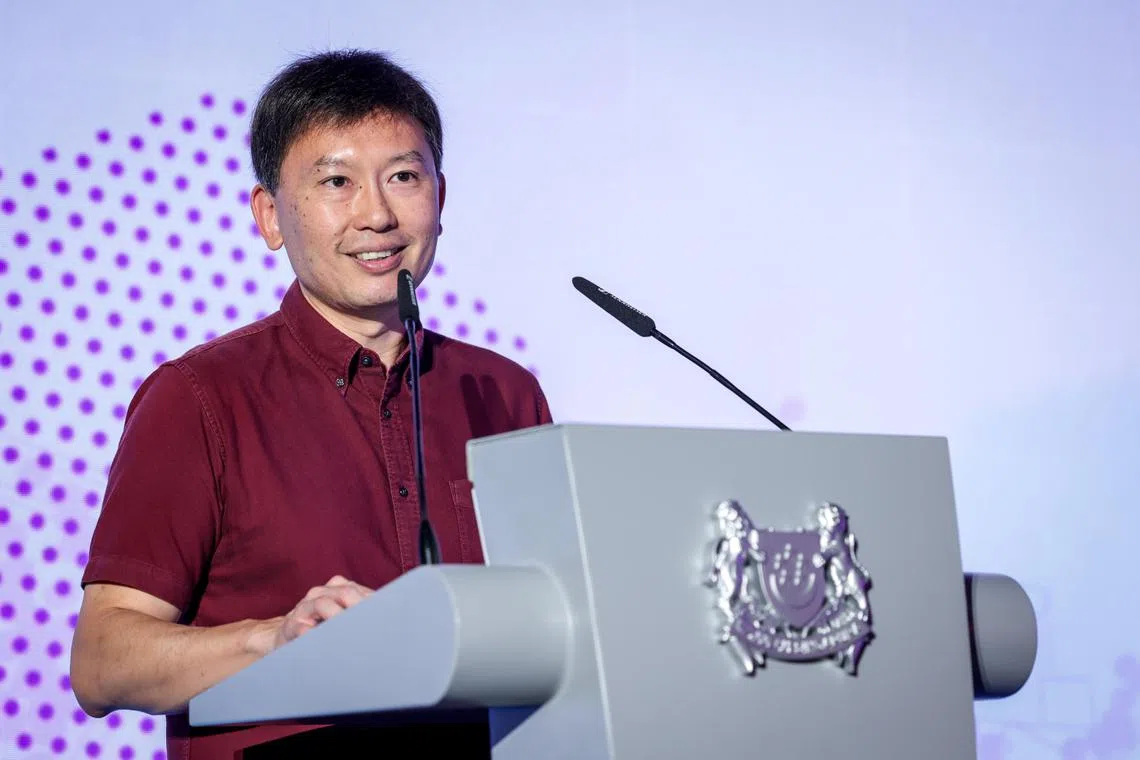 交通部长兼财政部第二部长徐芳达在开幕活动致辞时说，东北线去年启用六列新列车，随着新地铁站开通，列车可更频繁运行，缩短乘客等候时间。（叶振忠摄）