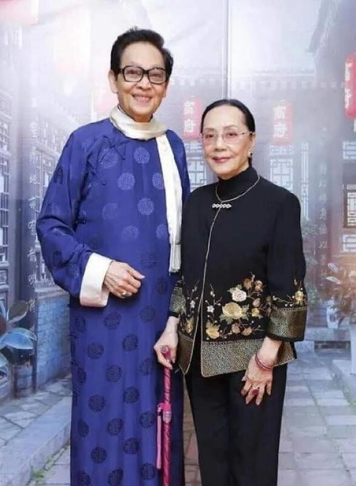 嘉玲与夫婿。（取自网络）