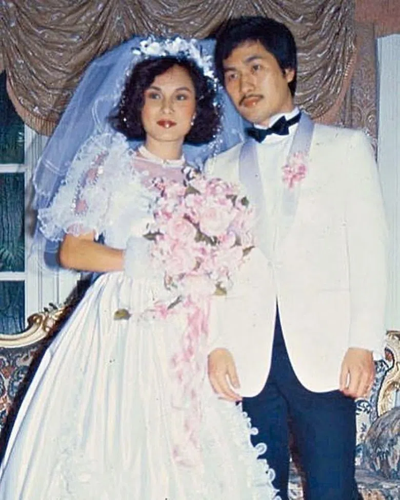李影（左）1984年跟商人沈海键闪婚并移民加拿大，遗憾最终离婚收场。（互联网）