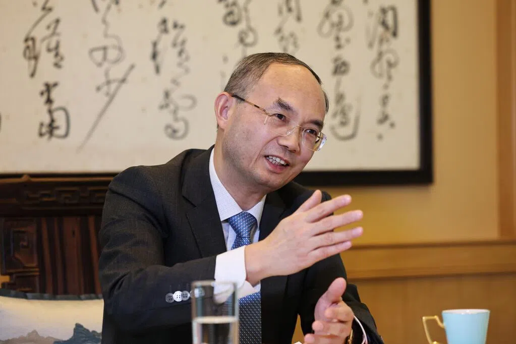 中国驻新大使曹忠明：建交35年 新中关系三变三不变　