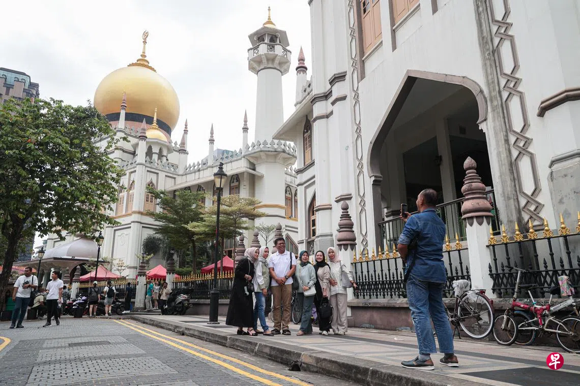 交流站：参观宗教场所应有尊重之心| 联合早报