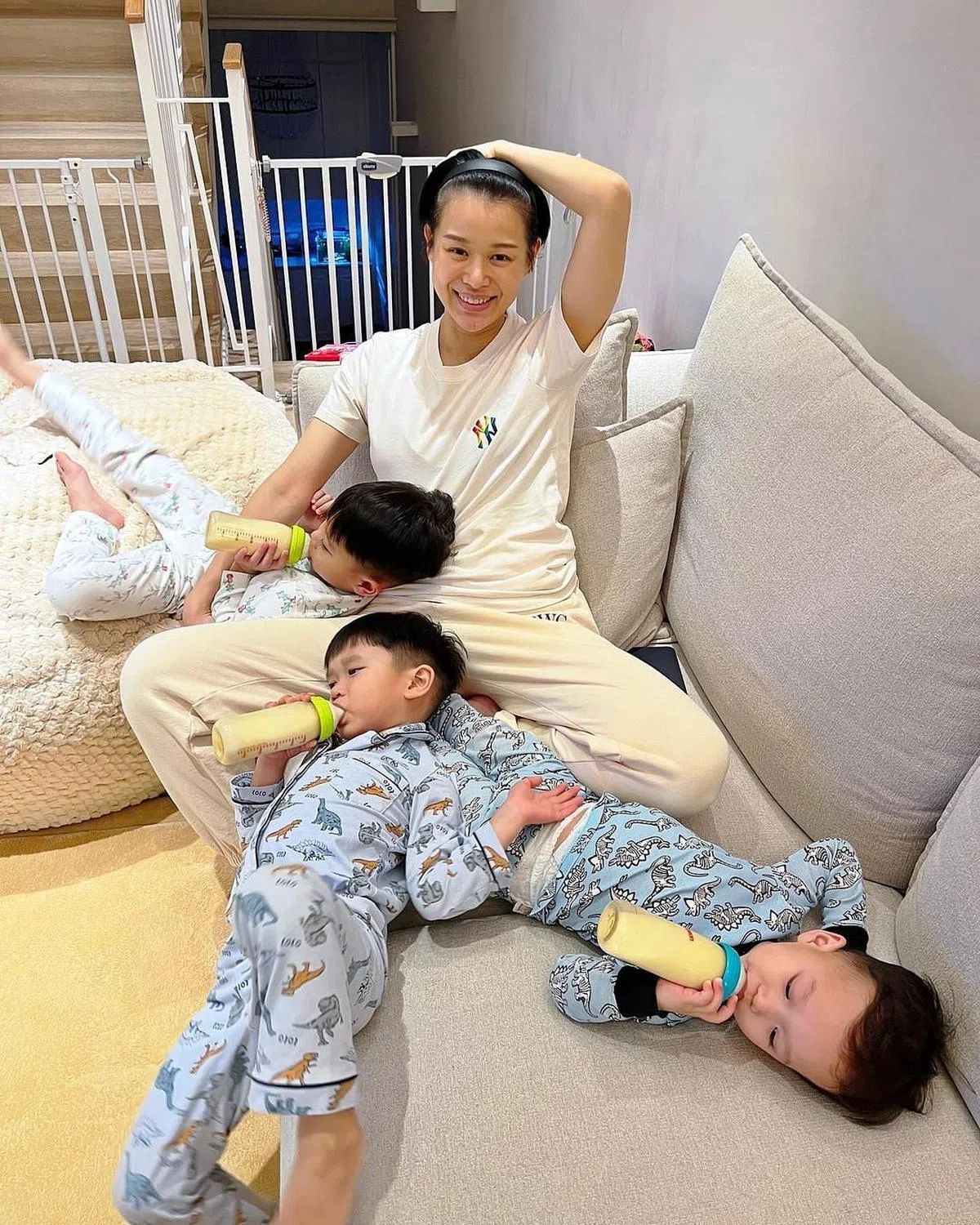 育有三个儿子的胡杏儿分享日常照。（取自艺人IG）