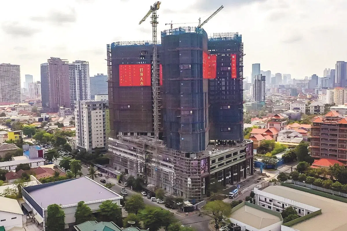 皇家铂晶公寓的施工情况，目前已完成八成建设。（图/逢来发集团提供）