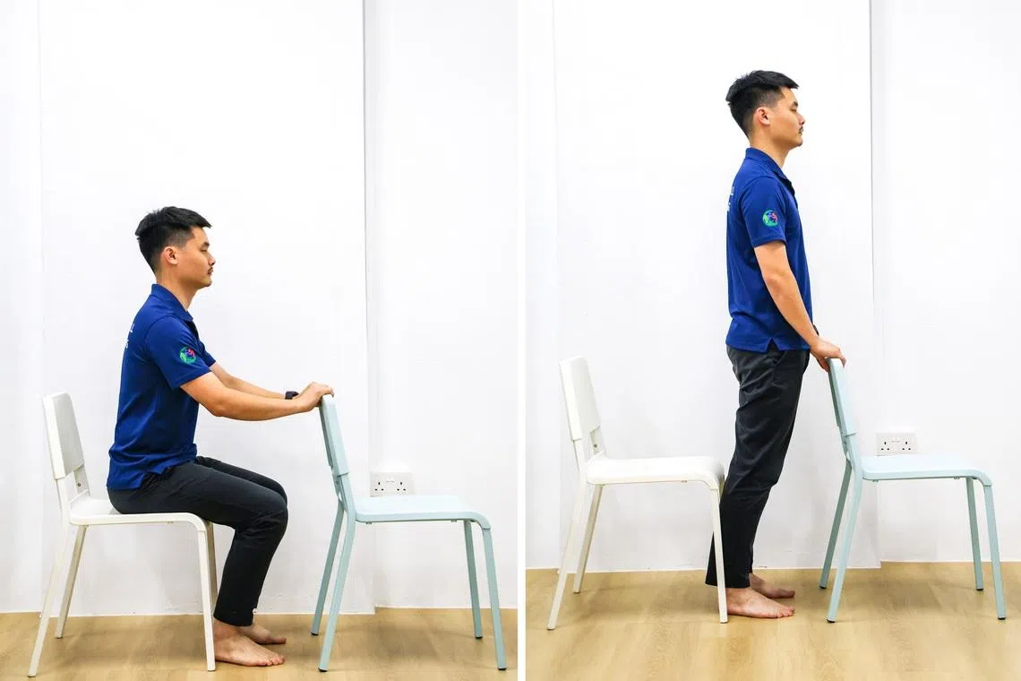 “坐到站”可以扶着椅子练习。（陈斌勤摄）