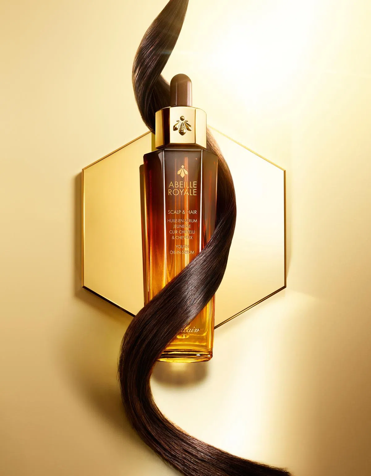 Guerlain以Abeille Royale蜂皇浆修护配方做成的头皮护发蜜。（主办方及品牌提供）