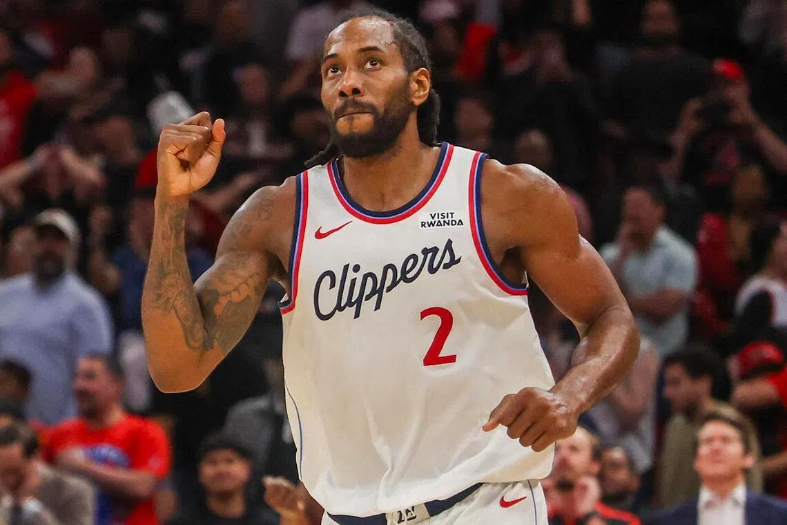 伦纳德的关键两分和罚球令火箭主场陷入绝望。（路透社）