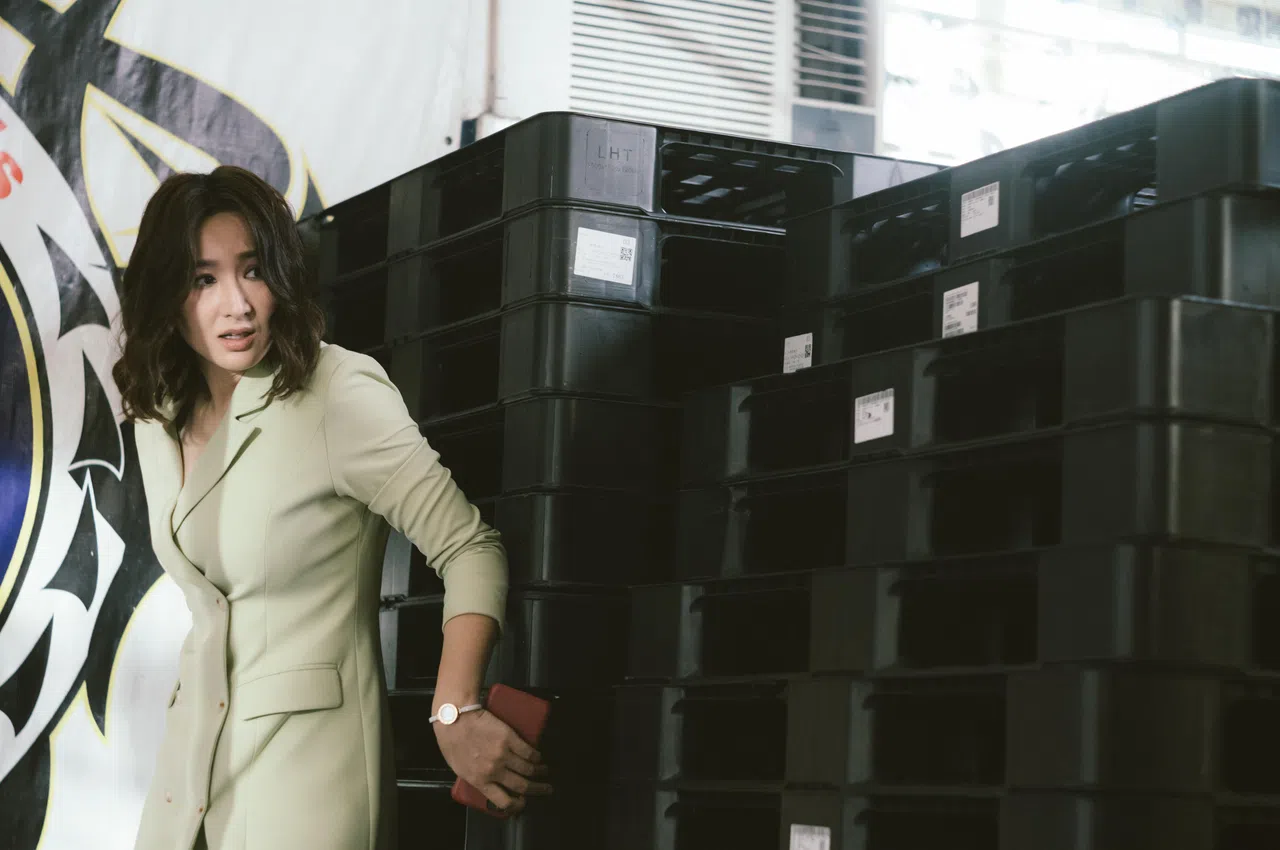 高海宁为了抢新闻、直播画面抓眼球以身犯险，不顾安危冲进挟持现场。（无线提供）