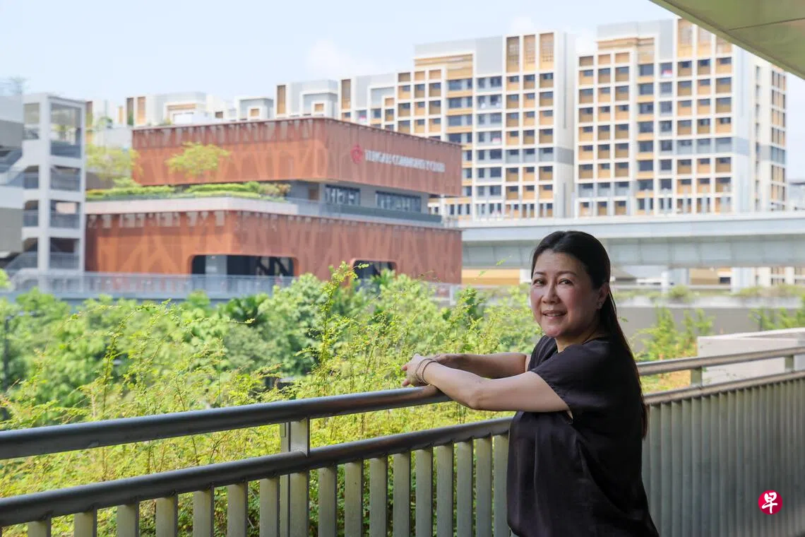 筹建登加民众俱乐部 基层领袖陈恬芬获服务星章