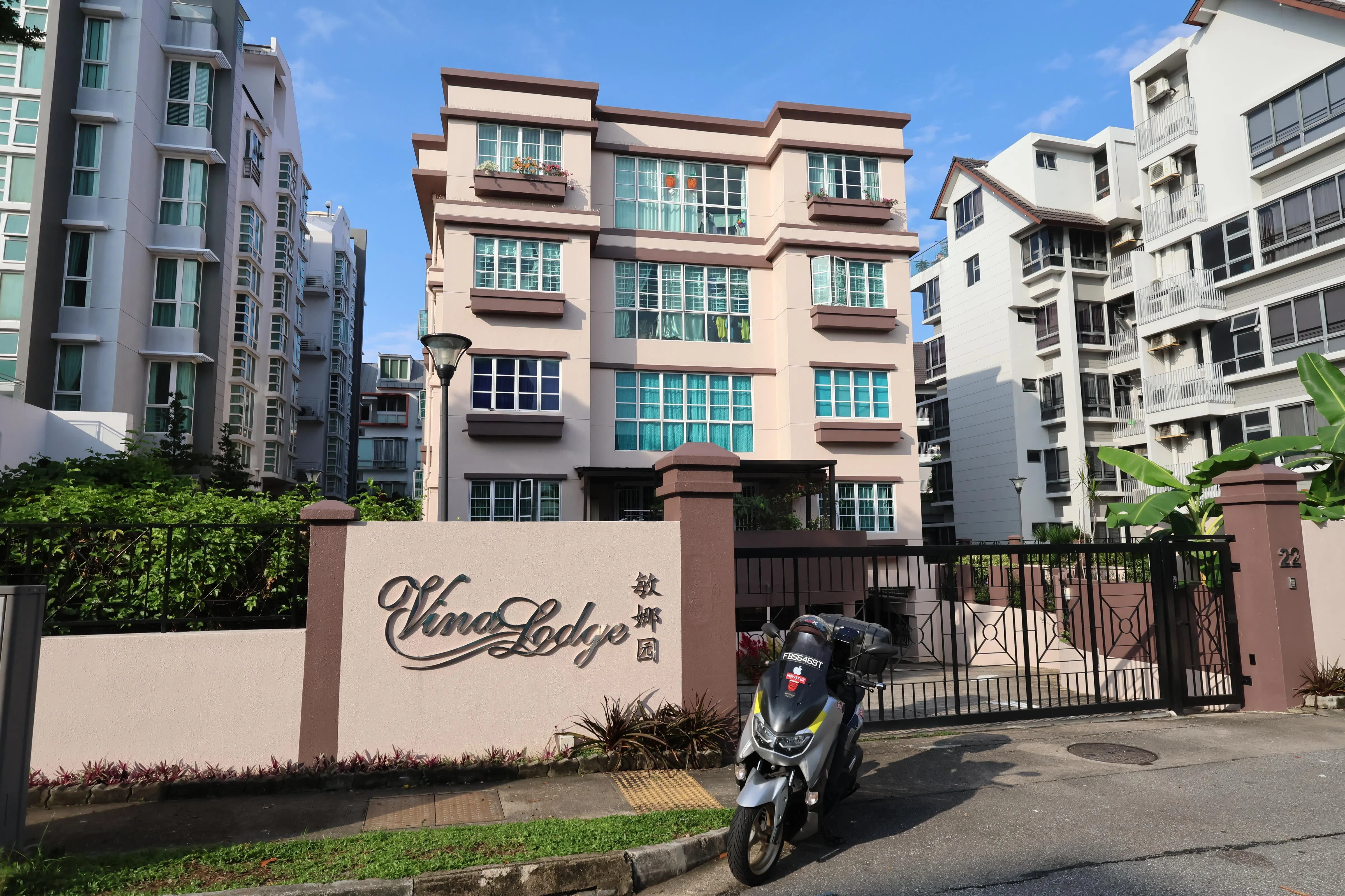 失火的是敏娜园（Vina Lodge）公寓三楼一个单位的卧室。（梁麒麟摄）