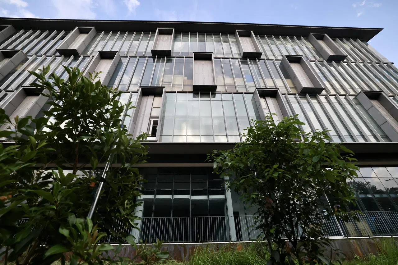 由于共有人意见分歧，高庭批准由一方主导出售Tagore 8厂房单位，并设下保障机制防日后争议；答辩人已提起上诉。（陈斌勤摄）