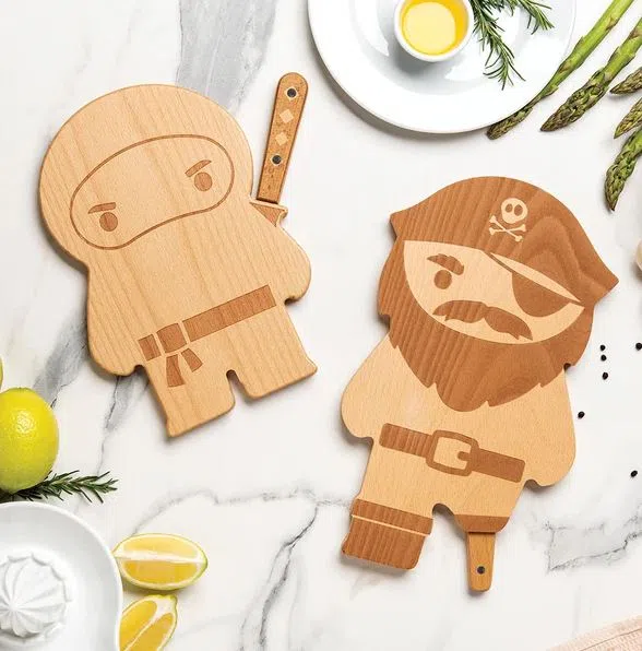 忍者或海盗造型砧板，为厨房添趣味。（取自ototodesign.com）