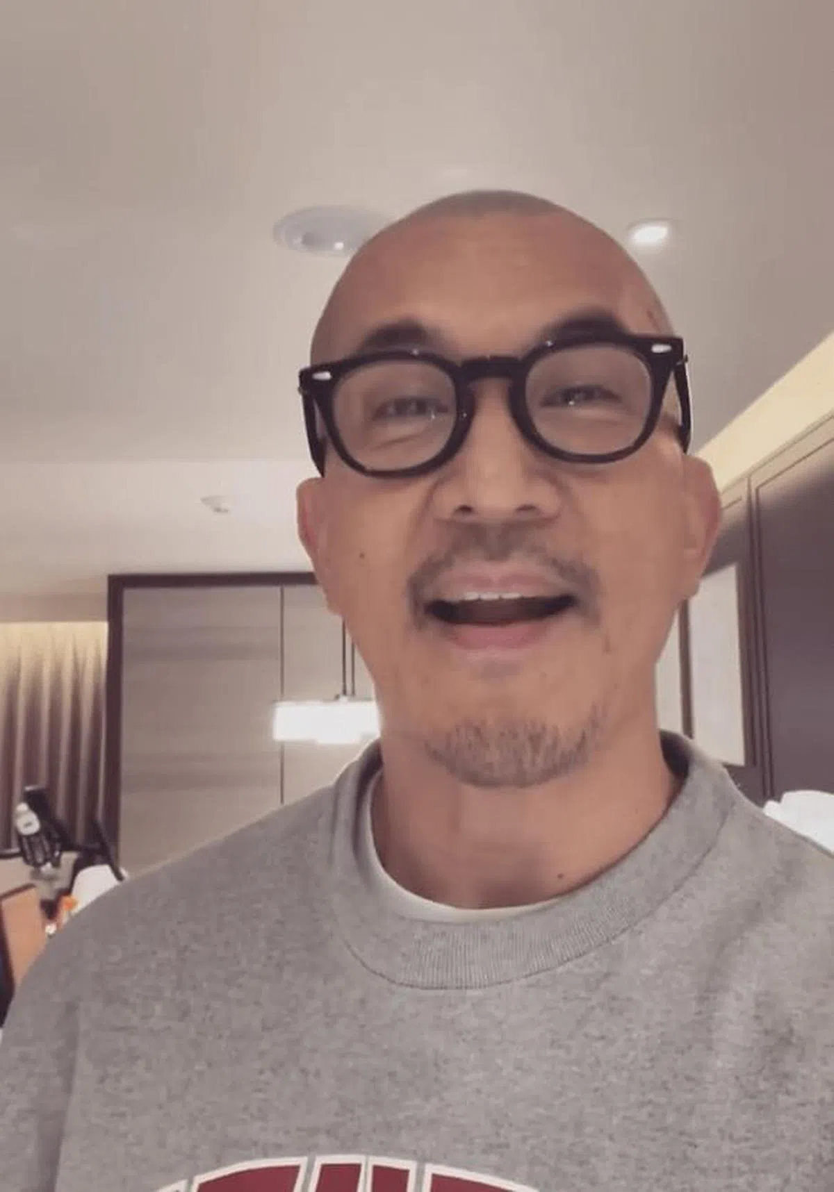 具俊晔目前在酒店隔离中，他出关后的动向备受瞩目。（互联网）