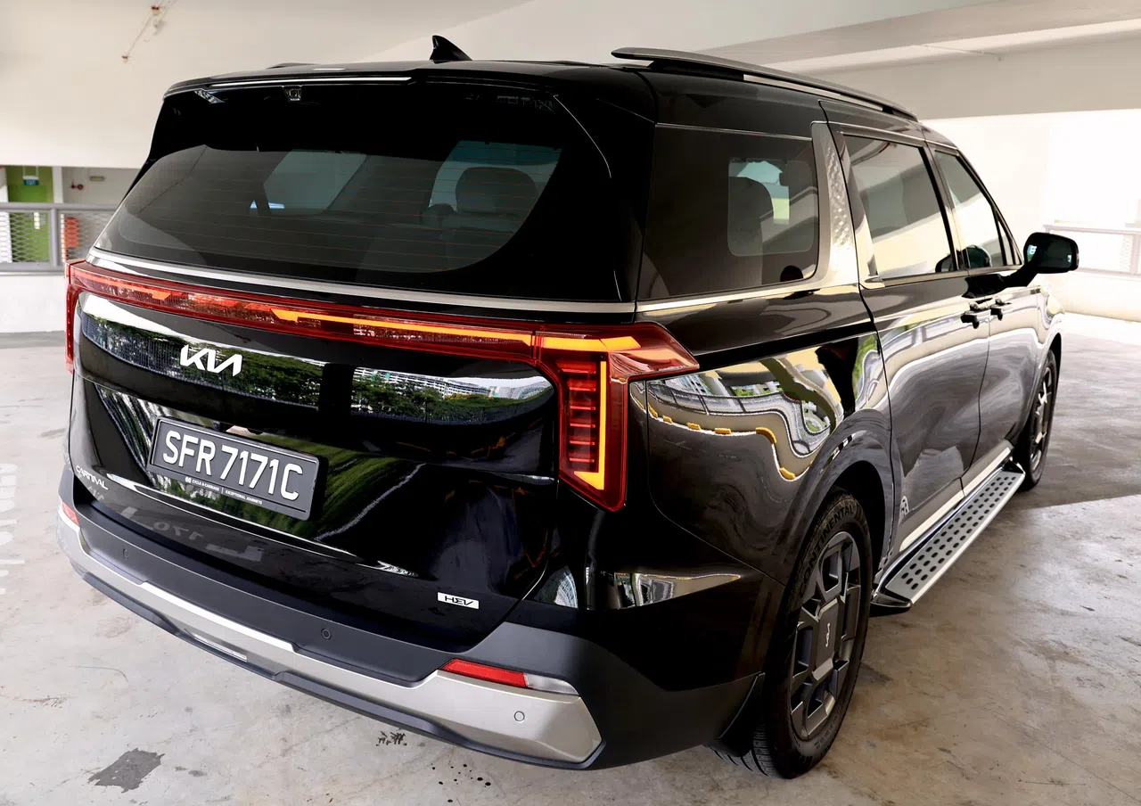 T字形贯穿式尾灯非常醒目，与前大灯呼应。（周国威摄）