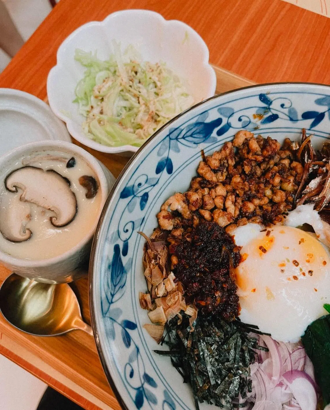 辣椒板面乌冬面融入新加坡风味，酱汁口感偏甜。（Umai Artisanal Udon Bar社媒）