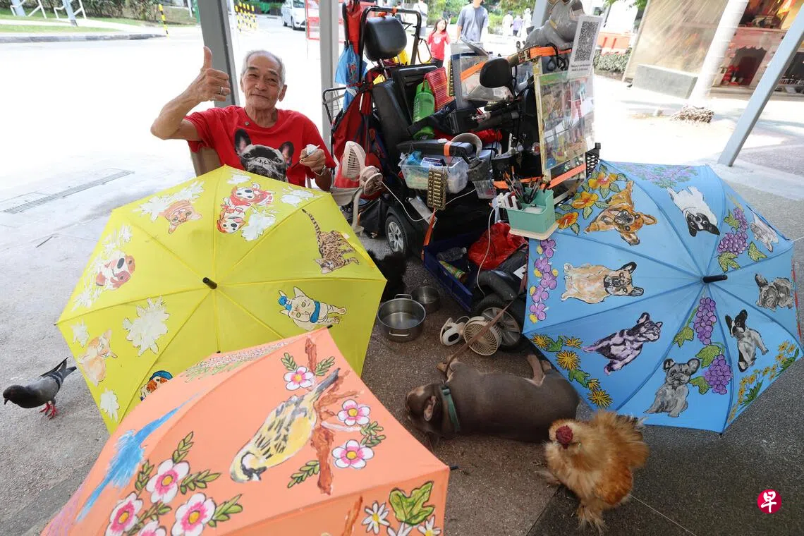 才华曾让他饱受折磨 雨伞叔叔画伞唱歌找回自由