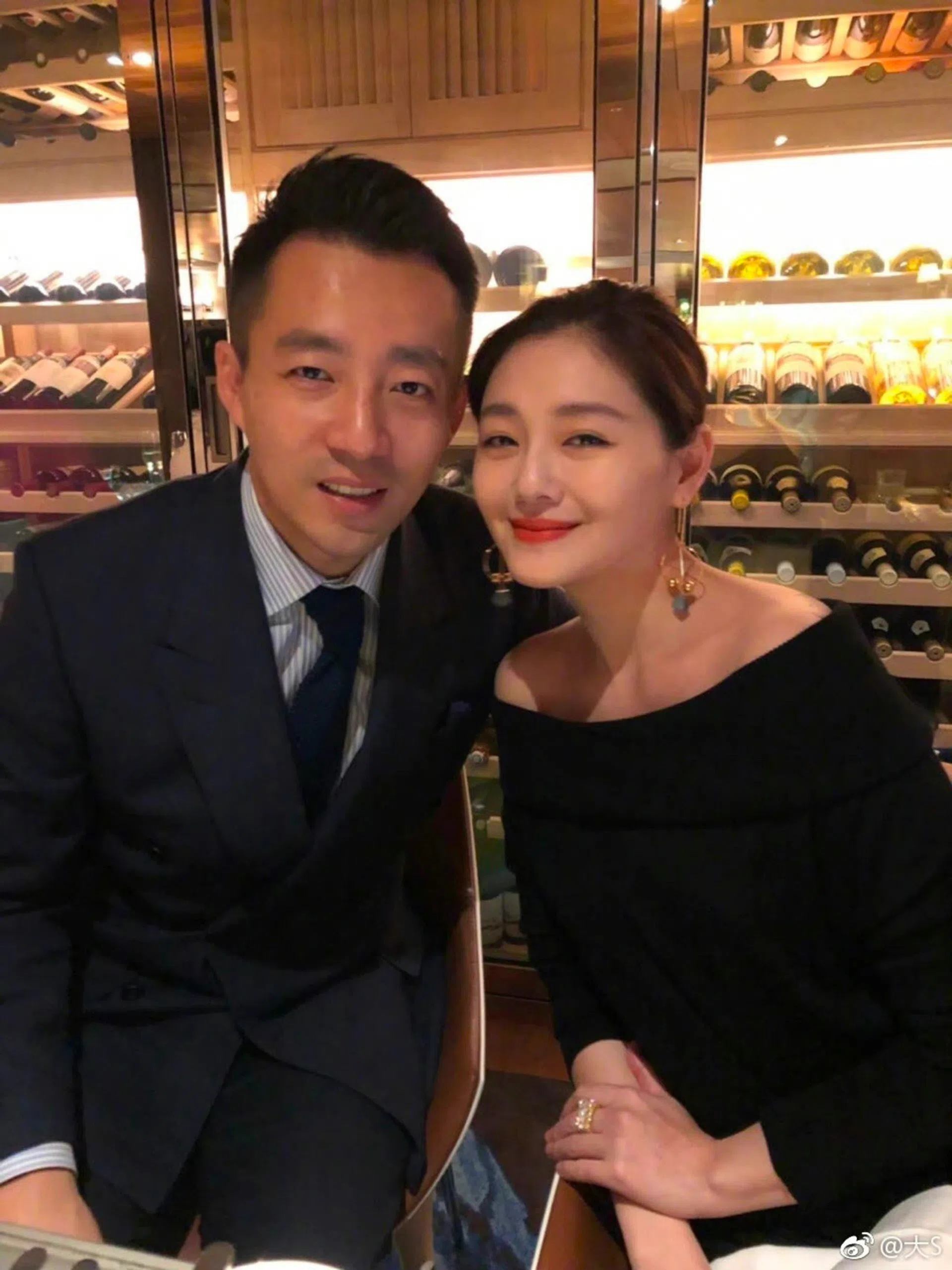 汪小菲说，不算和大S结婚的那10年，他已付出超过3亿台币（约1267万新元）却被诬陷，因此非常愤怒，才会秀出离婚协议。（互联网）