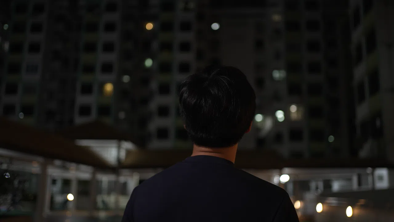 什么原因导致青少年反复离家出走？| 现在事