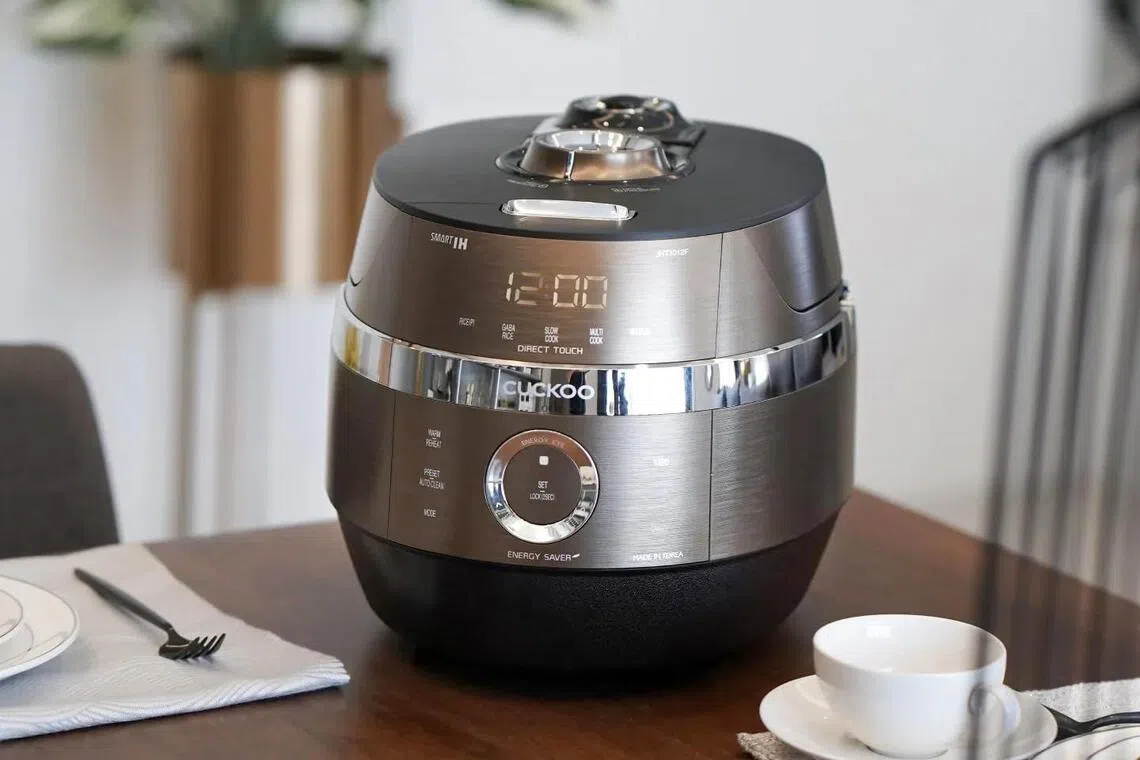 Cuckoo双压力气压锅配备直触式菜单显示屏及多语音导航，操作便捷。（商家提供）